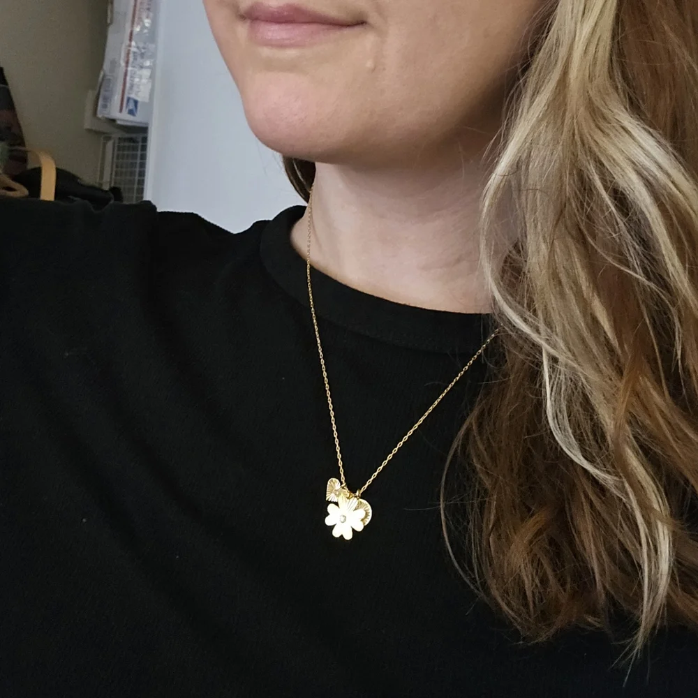 Madewell Gold Clover Coin Delicate Charm Necklace Everyday Minimalist Formal NWT - Picture 3 of 9